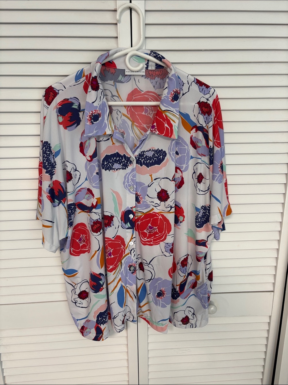 Susan Graver Floral Button-Front Short Sleeve Top in Light Blue and Red 2X